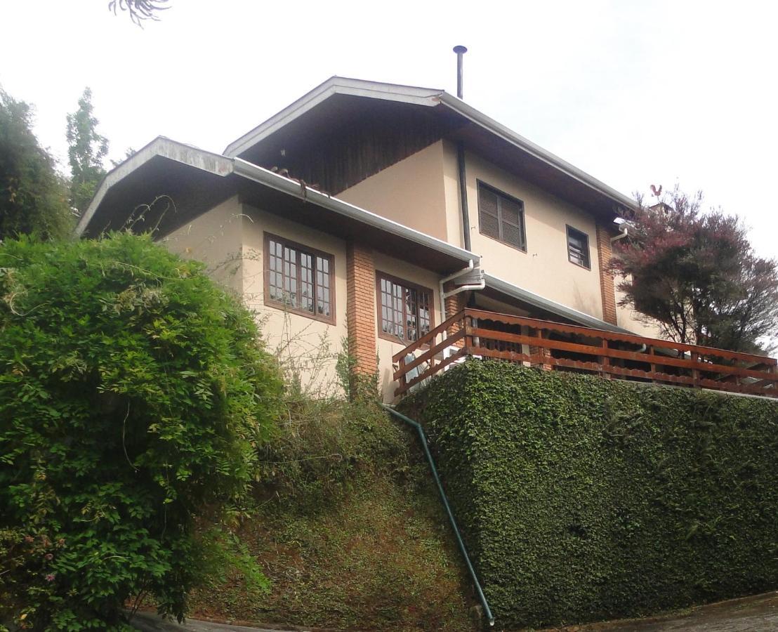 Casa Em Condominio Privado Кампус-ду-Жордау Экстерьер фото